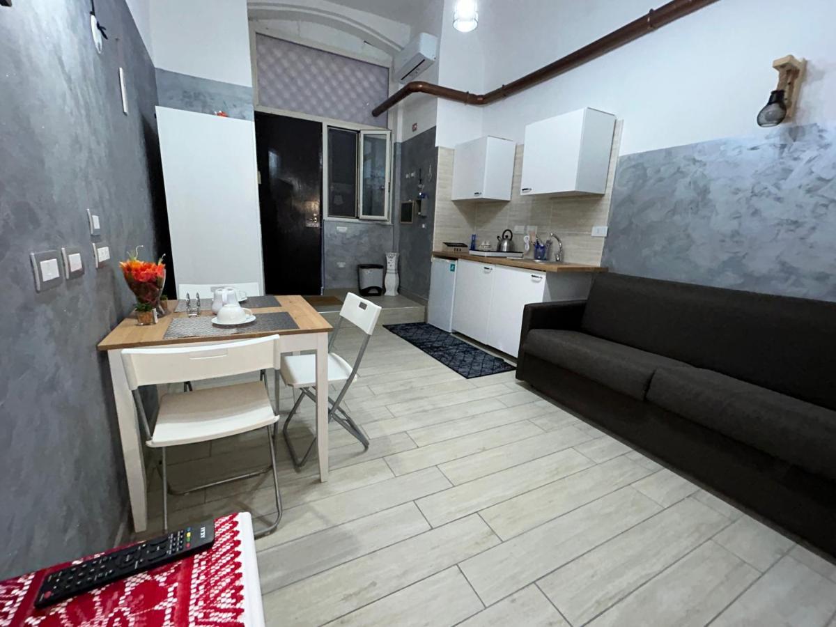 Vico21 Guest House نابولي المظهر الخارجي الصورة